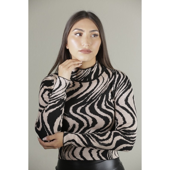 Long Sleeve Zebra Print Sweater Top - Picture 5 of 5